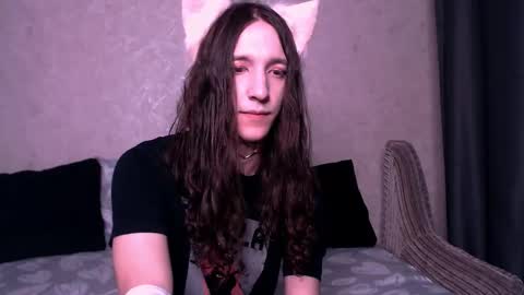 Snapshot of silvermuse chatting on 11-13-25, 11:03 silvermuse online show from 11-13-25, 11:03