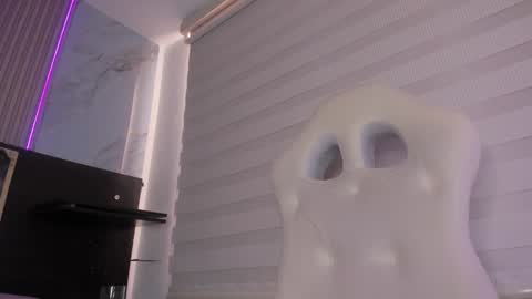 Snapshot of silvia_richiej chatting on 01-27-25, 05:58 silvia online show from 01-27-25, 05:58