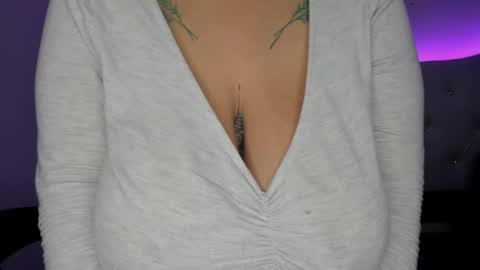 Snapshot of silvia_richiej chatting on 10-28-25, 07:38 silvia online show from 10-28-25, 07:38