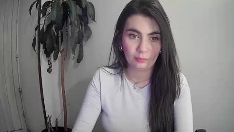Silvie online show from 12-18-24, 01:05