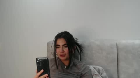 Silvie online show from 09-28-25, 05:24