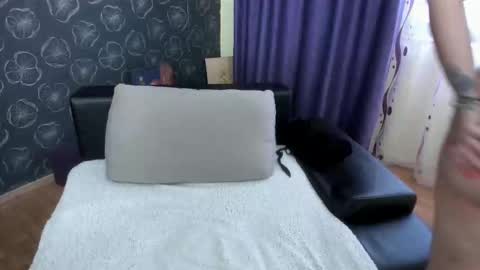 Snapshot of silvyalove chatting on 09-21-25, 08:27 Silvya online show from 09-21-25, 08:27