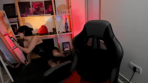 Wendy help me get get 69 likes  online show from 02-08-26, 07:12