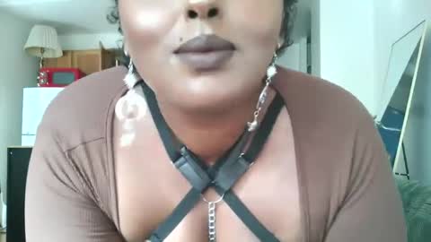 Simin Fox online show from 09-16-25, 08:54