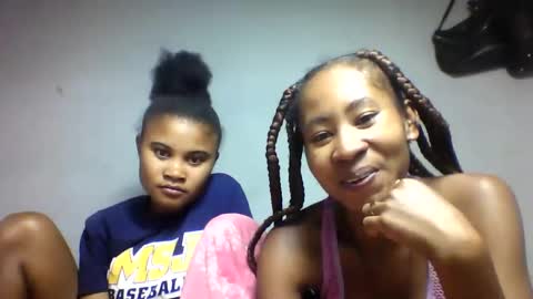 Snapshot of simirna98 chatting on 06-03-26, 09:09 simirna98 online show from 06-03-26, 09:09