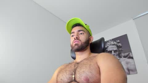 Snapshot of simon_leon01 chatting on 03-10-26, 10:48 simon_leon01 online show from 03-10-26, 10:48