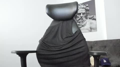 Snapshot of simon_leon01 chatting on 04-16-26, 12:06 simon_leon01 online show from 04-16-26, 12:06