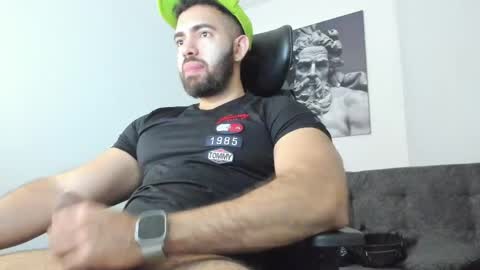 Snapshot of simon_leon01 chatting on 04-21-26, 11:40 simon_leon01 online show from 04-21-26, 11:40