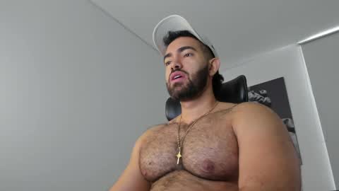 Snapshot of simon_leon01 chatting on 04-28-26, 11:37 simon_leon01 online show from 04-28-26, 11:37