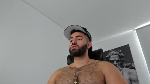 Snapshot of simon_leon01 chatting on 05-17-26, 04:25 simon_leon01 online show from 05-17-26, 04:25