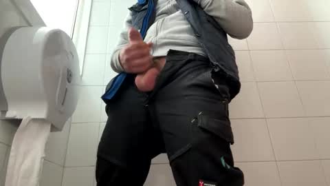 Snapshot of simoninside25 chatting on 02-09-26, 02:21 simoninside25 online show from 02-09-26, 02:21