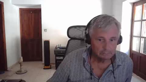 Snapshot of simonthenudist chatting on 10-07-25, 10:34 Simon online show from 10-07-25, 10:34