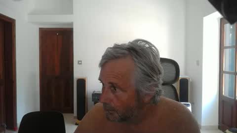 Snapshot of simonthenudist chatting on 04-30-26, 01:06 Simon online show from 04-30-26, 01:06