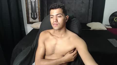 Snapshot of simple_guyy chatting on 10-21-25, 03:29 Andrey online show from 10-21-25, 03:29