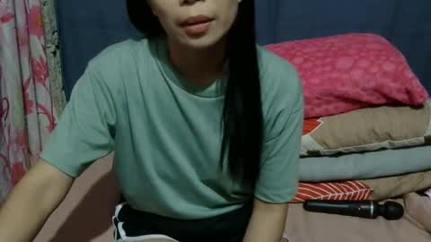 Snapshot of simply_me143 chatting on 02-25-26, 01:15 mia online show from 02-25-26, 01:15