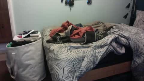 simplyminded online show from 02-08-26, 01:47