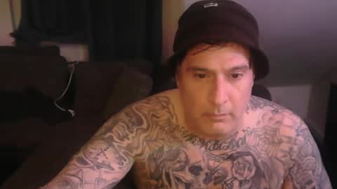 sinalco1975 online show from 11-25-25, 02:44