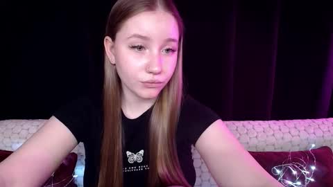 Snapshot of sindiwatsoon chatting on 12-15-24, 04:15 Sindi online show from 12-15-24, 04:15