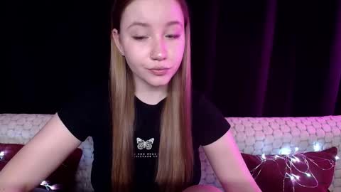 Snapshot of sindiwatsoon chatting on 12-17-24, 02:44 Sindi online show from 12-17-24, 02:44