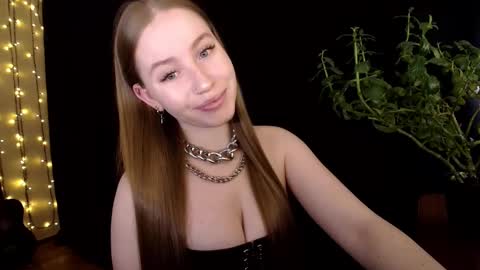 Snapshot of sindiwatsoon chatting on 10-13-25, 12:16 Sindi online show from 10-13-25, 12:16