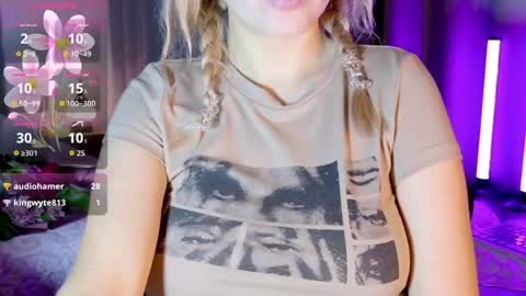 Snapshot of sinful_kittyy chatting on 04-28-26, 12:31 Kate online show from 04-28-26, 12:31