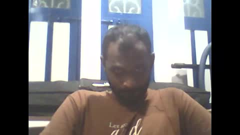 Snapshot of singletamilblackboy chatting on 01-06-25, 05:06 singletamilblackboy online show from 01-06-25, 05:06