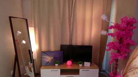 Laya online show from 04-17-26, 03:59