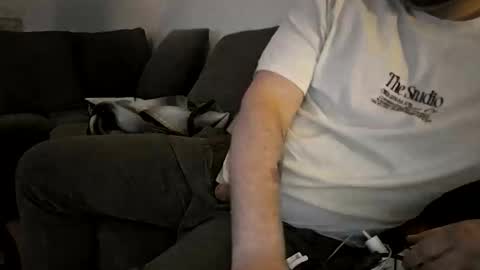Snapshot of sinned09 chatting on 04-17-26, 10:57 sinned09 online show from 04-17-26, 10:57
