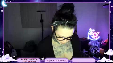 Sinomin online show from 12-22-25, 01:35