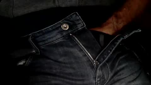 Alex online show from 10-19-25, 04:35