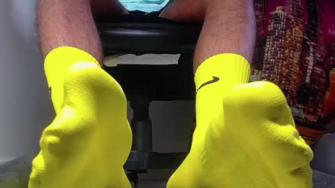 only foot                         worshipers here online show from 02-07-25, 09:15