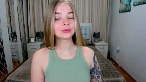 SirenaBloom online show from 03-12-26, 04:51