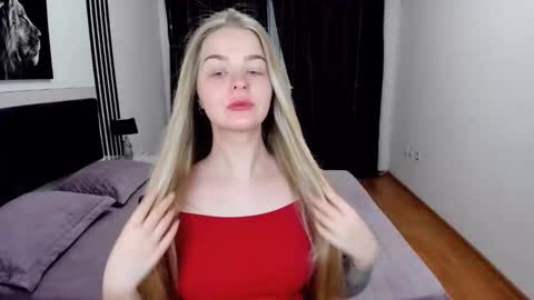 SirenaBloom online show from 04-07-26, 09:43