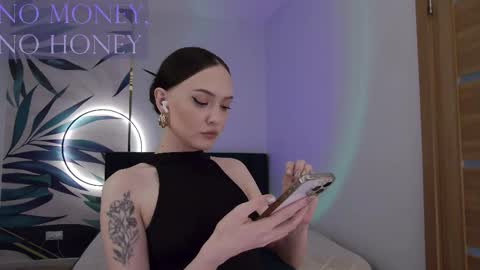 Snapshot of sirenaswhisper chatting on 02-24-26, 12:25 Goddess Sirena online show from 02-24-26, 12:25