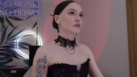 Snapshot of sirenaswhisper chatting on 03-01-26, 01:57 Goddess Sirena online show from 03-01-26, 01:57