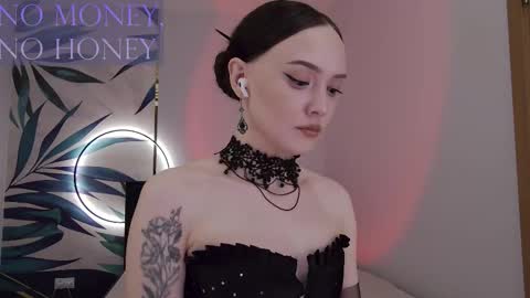 Snapshot of sirenaswhisper chatting on 03-04-26, 08:37 Goddess Sirena online show from 03-04-26, 08:37