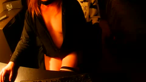 red online show from 11-17-25, 07:25