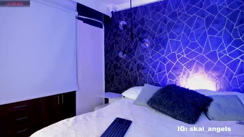 Snapshot of skailyn_angels chatting on 11-25-25, 06:02 SKAILYN ANGELS online show from 11-25-25, 06:02