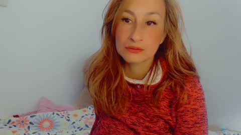 Snapshot of skarlett2072 chatting on 12-21-24, 12:27 Arlett online show from 12-21-24, 12:27