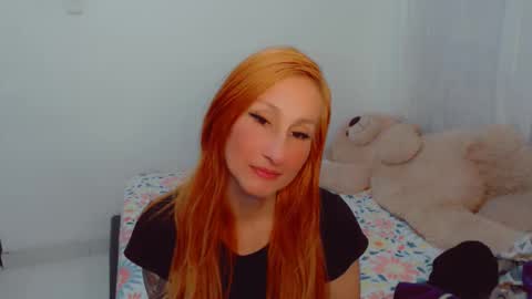 Snapshot of skarlett2072 chatting on 11-20-25, 11:04 Arlett online show from 11-20-25, 11:04