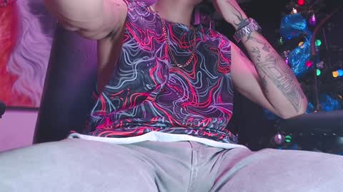 Snapshot of skateboy444 chatting on 12-20-24, 03:47 king online show from 12-20-24, 03:47