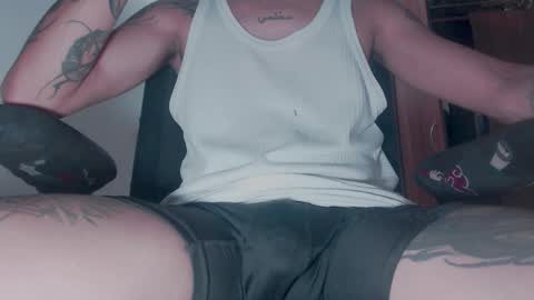 Snapshot of skateboy444 chatting on 09-22-25, 07:32 king online show from 09-22-25, 07:32