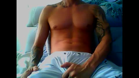 Snapshot of skater19xxx chatting on 12-05-24, 08:00 miguel online show from 12-05-24, 08:00