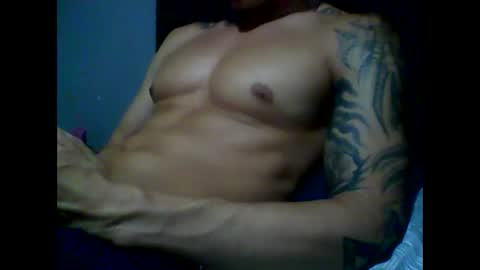 Snapshot of skater19xxx chatting on 12-08-24, 12:40 miguel online show from 12-08-24, 12:40