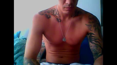 Snapshot of skater19xxx chatting on 01-20-25, 06:21 miguel online show from 01-20-25, 06:21