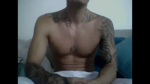 Snapshot of skater19xxx chatting on 02-15-25, 02:47 miguel online show from 02-15-25, 02:47