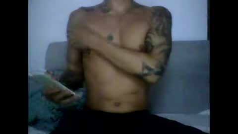 Snapshot of skater19xxx chatting on 02-19-25, 05:16 miguel online show from 02-19-25, 05:16