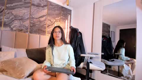 Skay  online show from 11-20-25, 07:35