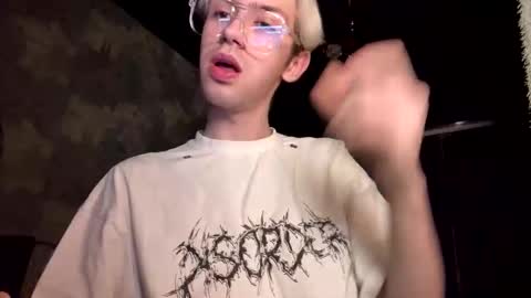 Snapshot of skibatryanka chatting on 02-13-26, 06:37 SKIBA online show from 02-13-26, 06:37