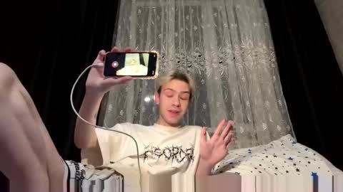 Snapshot of skibatryanka chatting on 03-18-26, 01:53 SKIBA online show from 03-18-26, 01:53
